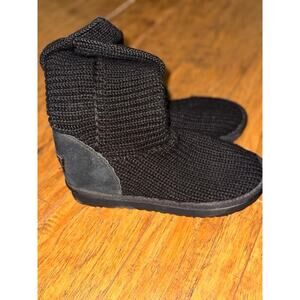 UGG Women’s Classic Cardy Knit Boots – Size 7 – Black